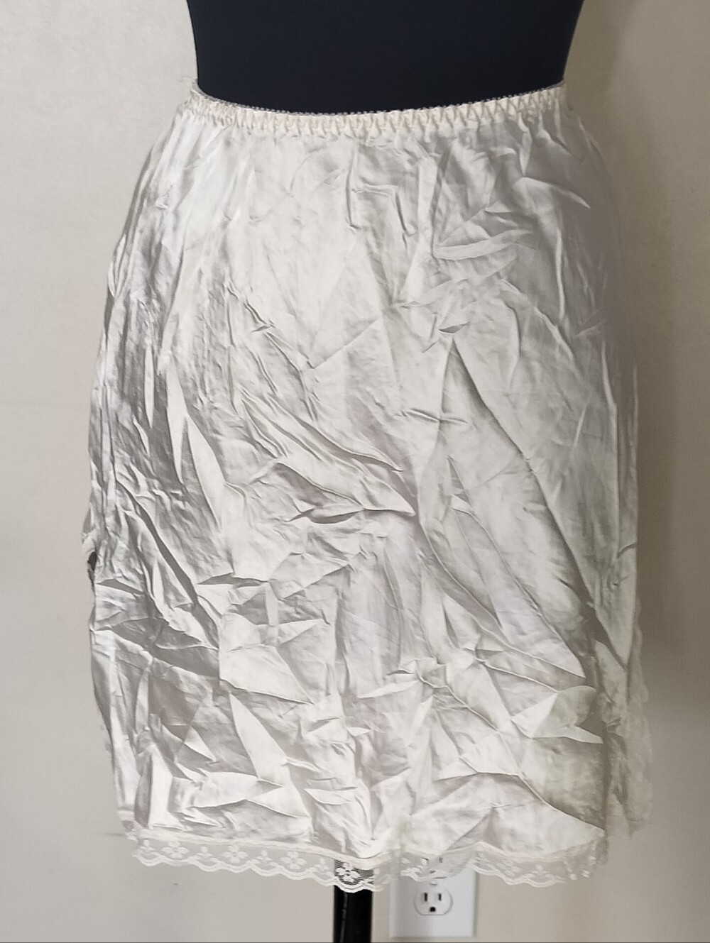 Warner's White Lace-Trim Midi Slip Skirt